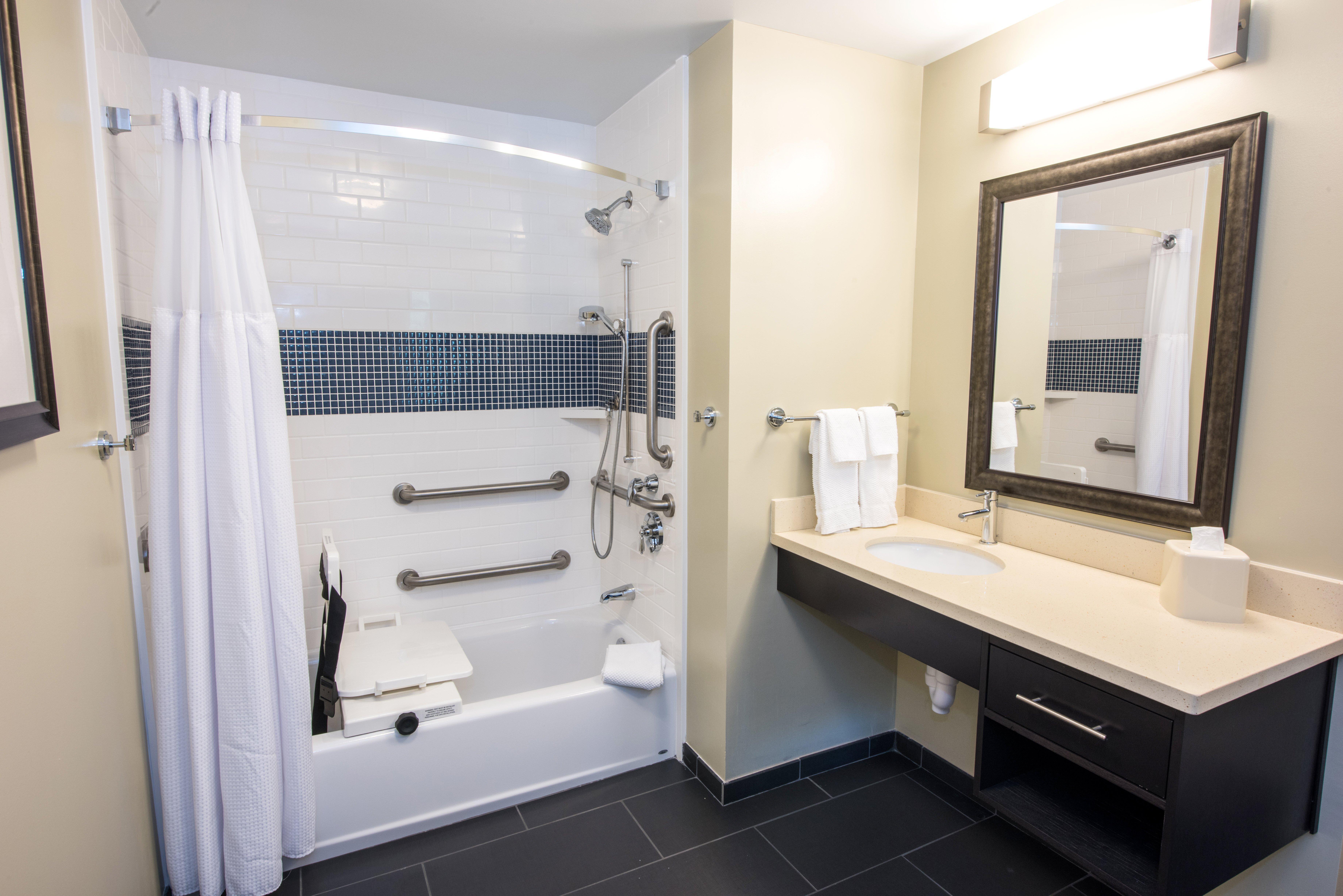 Staybridge Wolf Rd-colonie Center By Ihg Hotel 2*