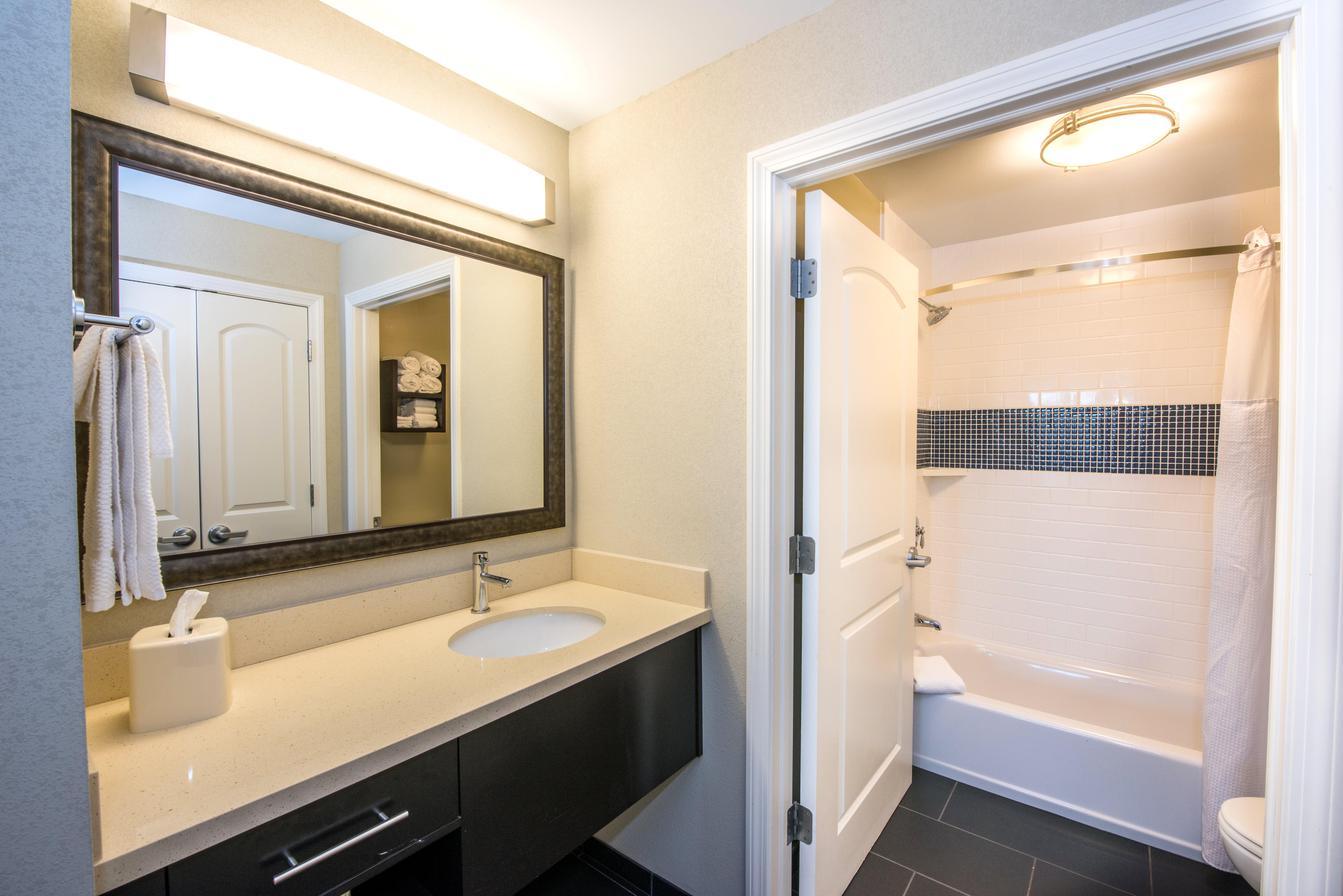 Hotel Staybridge Wolf Rd-colonie Center By Ihg 2*