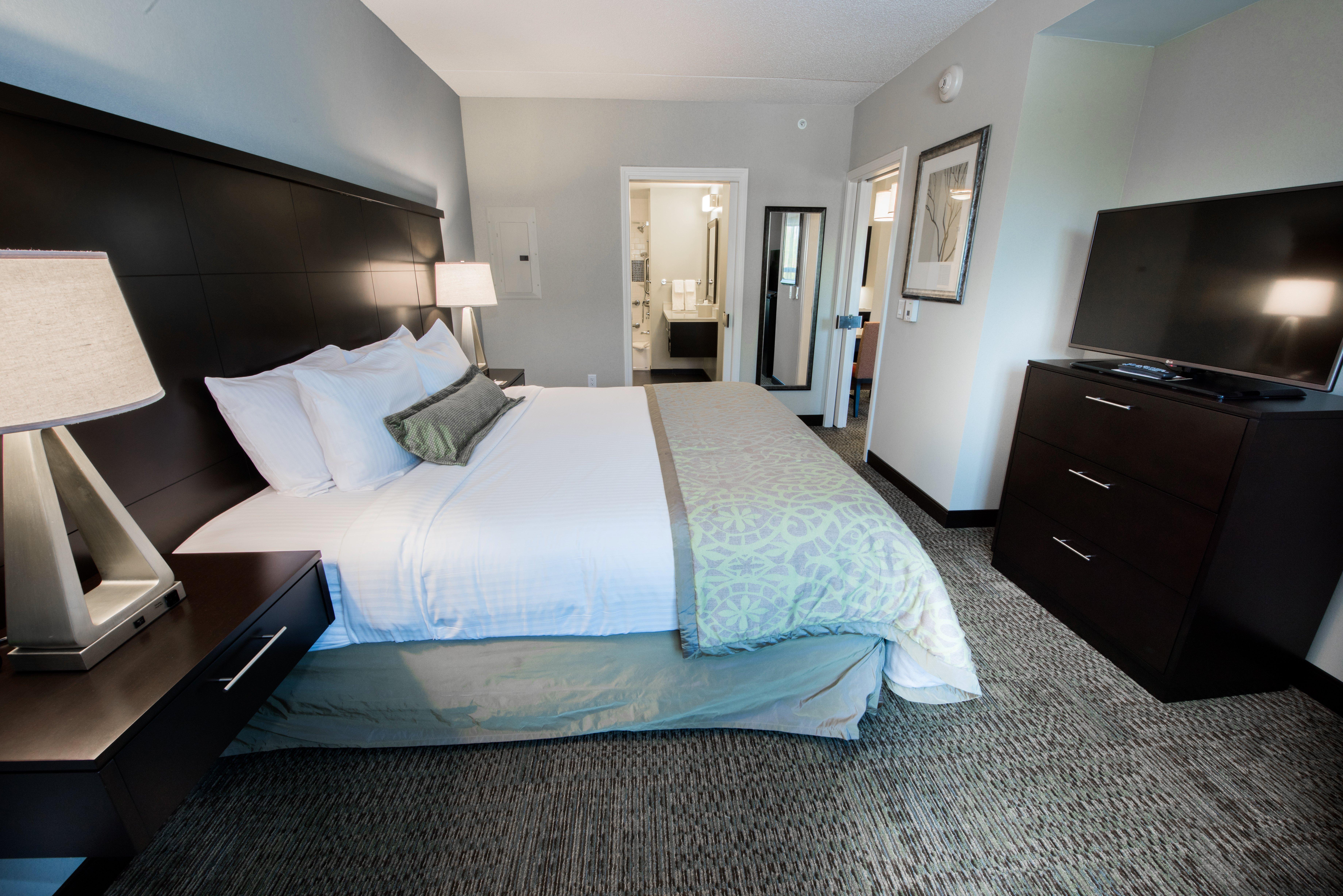 Staybridge Wolf Rd-colonie Center By Ihg Hotel 2*